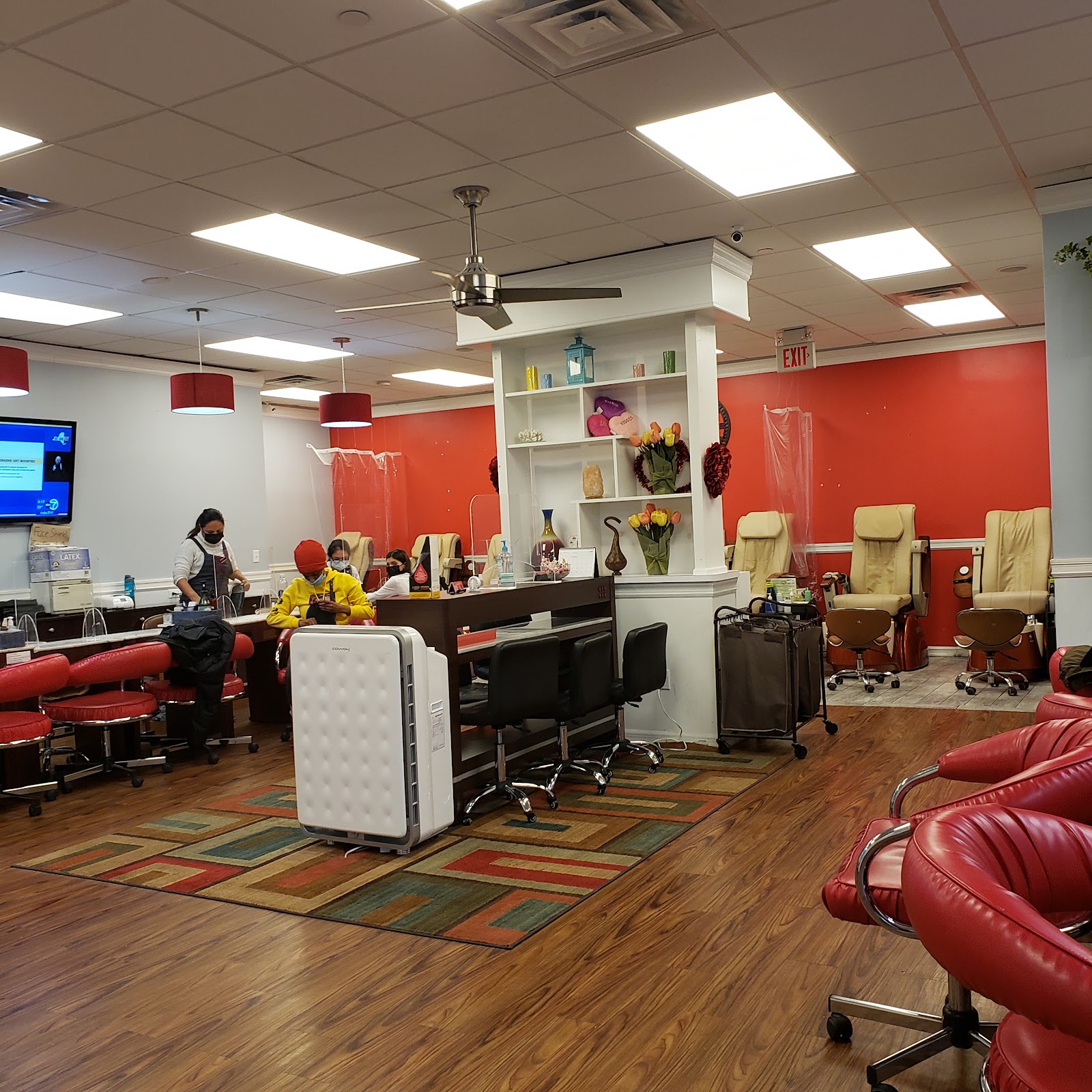 J Crystal Nails nail work in New Rochelle, New York